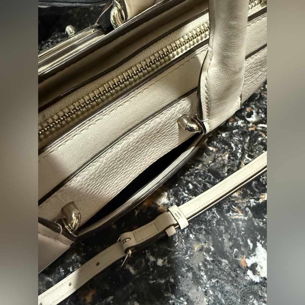 COACH 2018 Swagger 27 Carryall
Color- Chalk EUC - Picture 5 of 14